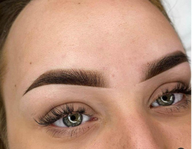 Powder brows