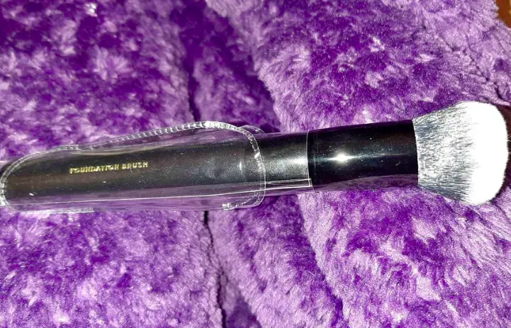 LAURA GELLER BEAUTY FOUNDATION BRUSH