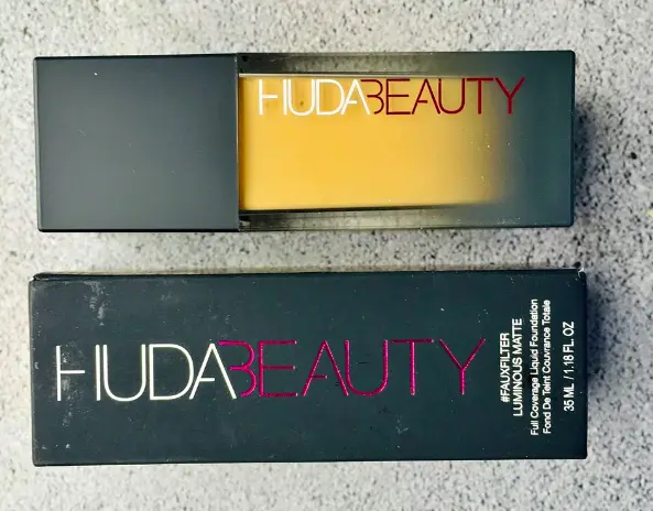 HUDA BEAUTY Luminous Matte Foundation